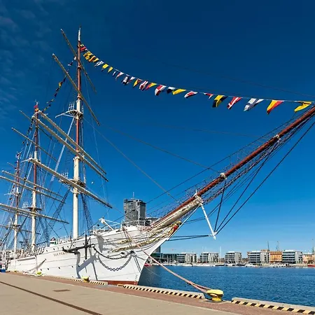Yacht Park Marina By Amberblue Γκντίνια