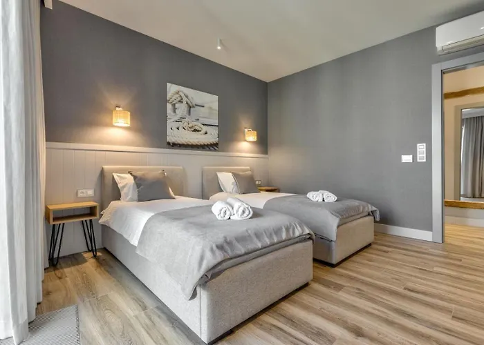 Yacht Park Marina By Amberblue Apartamento